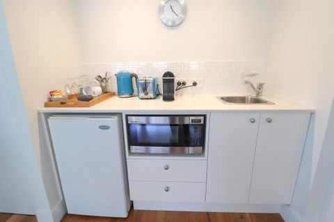 Palms Studio Apartment At Raffetys Resort - Phillip Island Accommodation 2