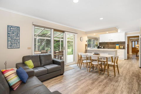 Hilltop Beach House: Newly Updated - Phillip Island Accommodation 3