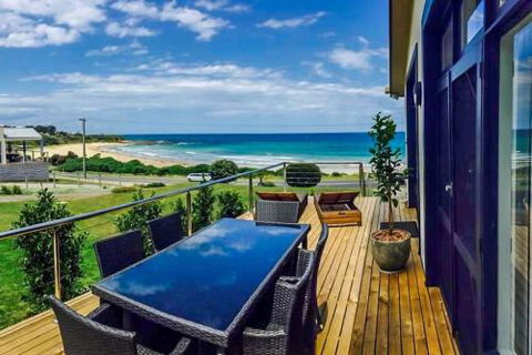 MAVI BEACH HOUSE Beachfront Wifi Views - Phillip Island Accommodation 1