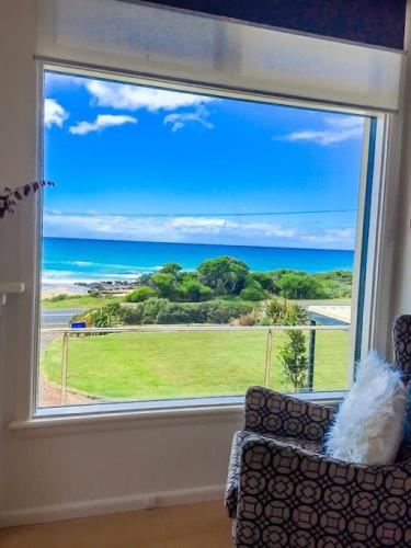 MAVI BEACH HOUSE Beachfront Wifi Views - Phillip Island Accommodation 2