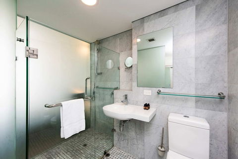 Stylish Room - Enjoy City Views On Rooftop Terrace - Phillip Island Accommodation 5