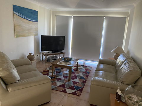 Seaview Apartment - Phillip Island Accommodation 3
