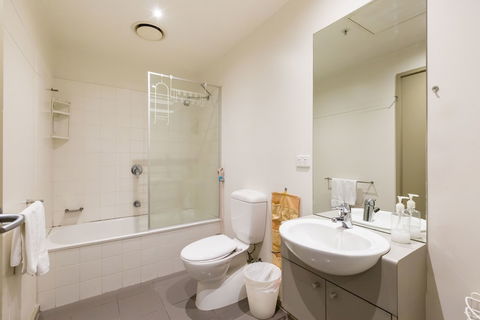 MEGAN, 2BDR Melbourne Apartment - Phillip Island Accommodation 5