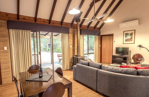 Bussells Bushland Cottages - Phillip Island Accommodation 6