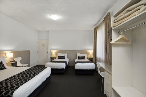 Adelaide Road Motor Lodge - Phillip Island Accommodation 6
