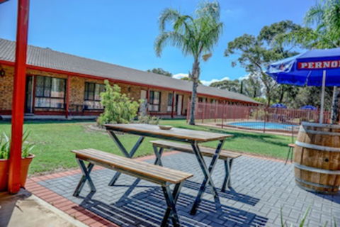 Kadina Gateway Motor Inn - Phillip Island Accommodation 0
