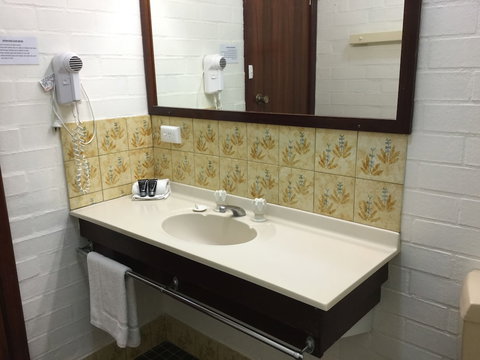 Bayview Motel - Phillip Island Accommodation 4