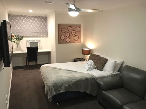 Rosanna Mansion - Phillip Island Accommodation 5