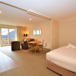 Squatters 1 - Phillip Island Accommodation 0
