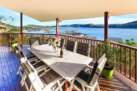 NEWLY BEAUTFULLY RENOVATED 16 The Casuarina 3 Bedroom House With 180 Degree Ocean Views - Phillip Island Accommodation 2