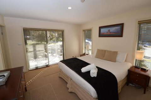 Snowbound 1 - Phillip Island Accommodation 4
