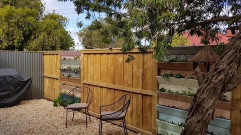 Red Ochre â€“ Large 1BR With Private Courtyard - Phillip Island Accommodation 6