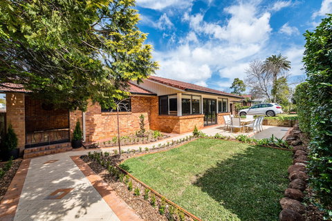 Hedge House- Luxury Space Style Location - Phillip Island Accommodation 1