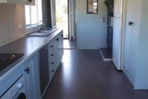 Old Schoolmasters Cottage On The Barrington River - Phillip Island Accommodation 5