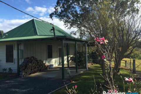 Old Schoolmasters Cottage On The Barrington River - Phillip Island Accommodation 0