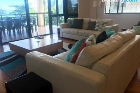 Townsville Strand Lighthouse Apartment 3 - Phillip Island Accommodation 4