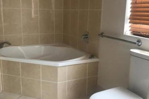 Townsville Strand Lighthouse Apartment 3 - Phillip Island Accommodation 5