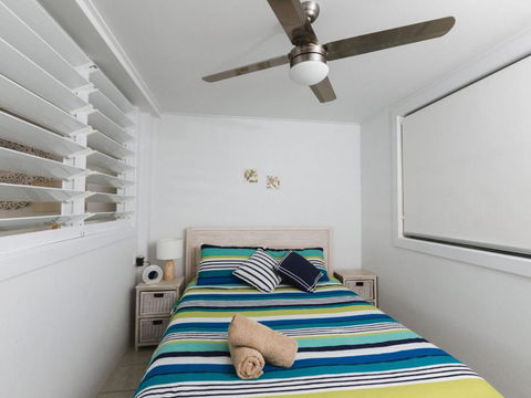 WHITE WAVES 4 ABSOLUTE BEACH FRONT STUDIO HASTINGS POINT - Phillip Island Accommodation 3