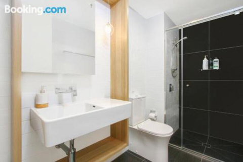 Cozy Homely Apartment CBR Central - Phillip Island Accommodation 6