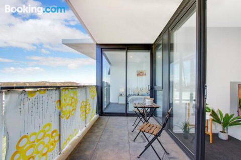 Cozy Homely Apartment CBR Central - Phillip Island Accommodation 2
