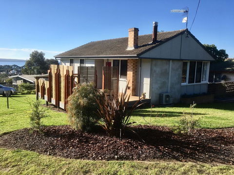 Hamlet House - Phillip Island Accommodation 0