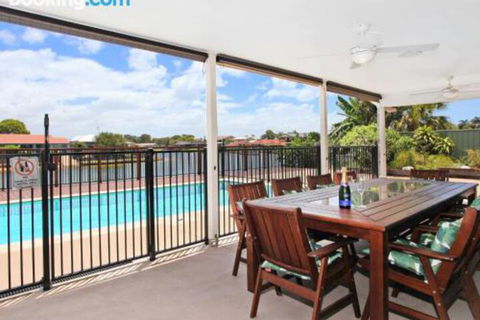 Schirrmann 56 Four Bedroom Home On Canal With Pool Pontoon Aircon & WiFi! - Phillip Island Accommodation 1
