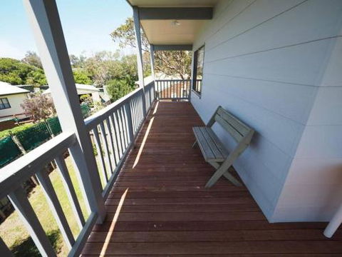 Sunset Deck Beach House Sandy Point - Phillip Island Accommodation 6