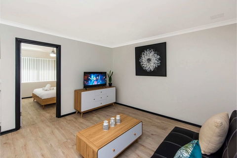 Peaceful South Perth Home Near Perth Center - Phillip Island Accommodation 6
