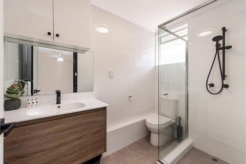 Peaceful South Perth Home Near Perth Center - Phillip Island Accommodation 2