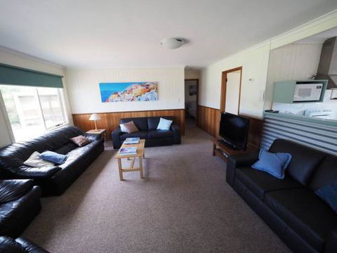 27 Beach Parade Sandy Point - Phillip Island Accommodation 2