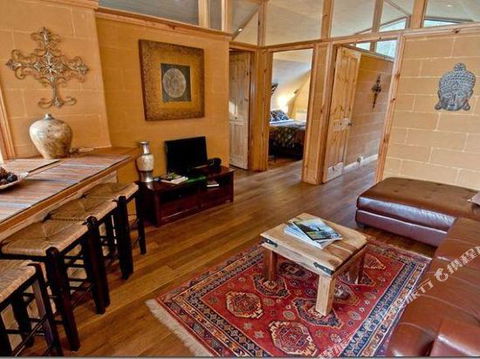 Bruny Island Accommodation 43 Degrees Beachside Studio Spa Apartments (1) - Phillip Island Accommodation 2