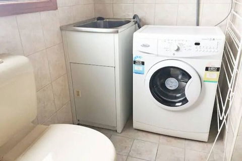 Home Near Shops & Beach - Phillip Island Accommodation 4