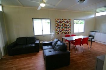 Beaches Of Byron - Phillip Island Accommodation 4