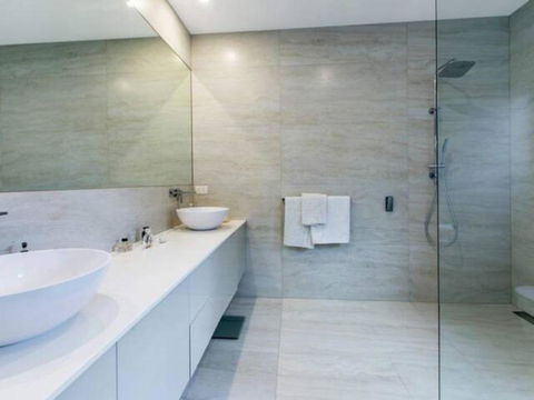 Azure Oasis - Phillip Island Accommodation 7