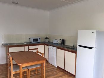 Nutgrove Beach Studio Apartment - Phillip Island Accommodation 4