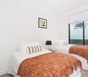 Smart Modern In St. Kilda - Phillip Island Accommodation 4