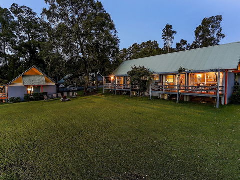 Vineyard Hill - Phillip Island Accommodation 0