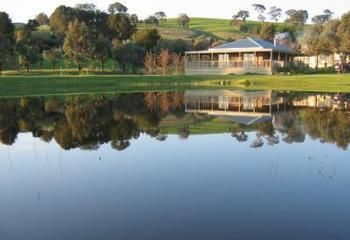 Buttercup Cottage & Private Apartment - Phillip Island Accommodation 1