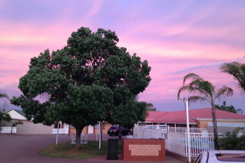 Charles Rasp Motor Inn & Cottages - Phillip Island Accommodation 2