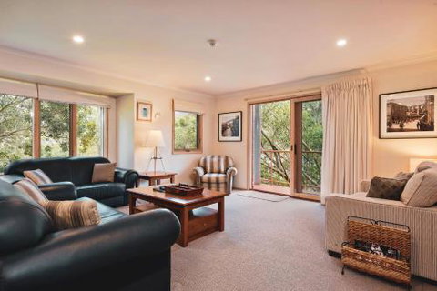 Lhotsky Apartments - Phillip Island Accommodation 3