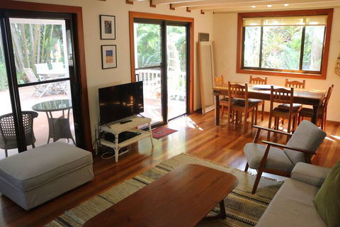 A Beach House At Byron - Phillip Island Accommodation 6