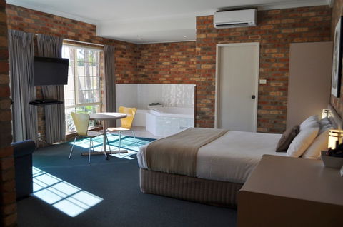 Mollymook Surfbeach Motel And Apartments - Phillip Island Accommodation 5