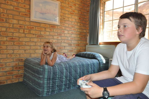 Mollymook Surfbeach Motel And Apartments - Phillip Island Accommodation 4