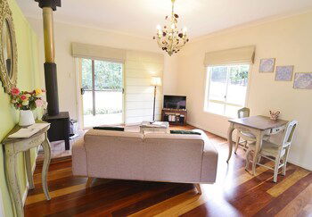 Apple Tree Cottage & Studio - Phillip Island Accommodation 6
