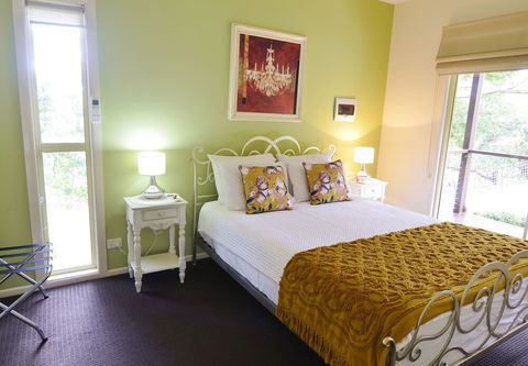 Apple Tree Cottage & Studio - Phillip Island Accommodation 3