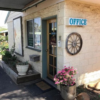 Oasis Motel Peak Hill - Phillip Island Accommodation 0