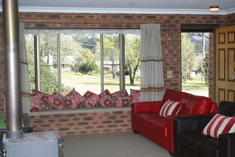 Shady Trees Barrington Holiday House - Phillip Island Accommodation 4