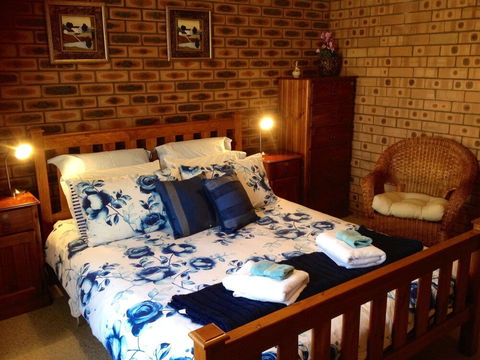 Shady Trees Barrington Holiday House - Phillip Island Accommodation 3