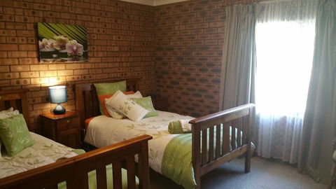 Shady Trees Barrington Holiday House - Phillip Island Accommodation 6