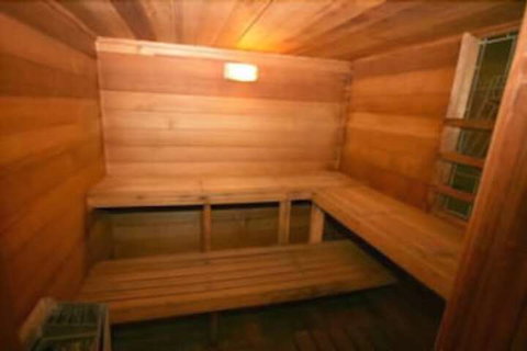 Chalet Jindabyne - Phillip Island Accommodation 5